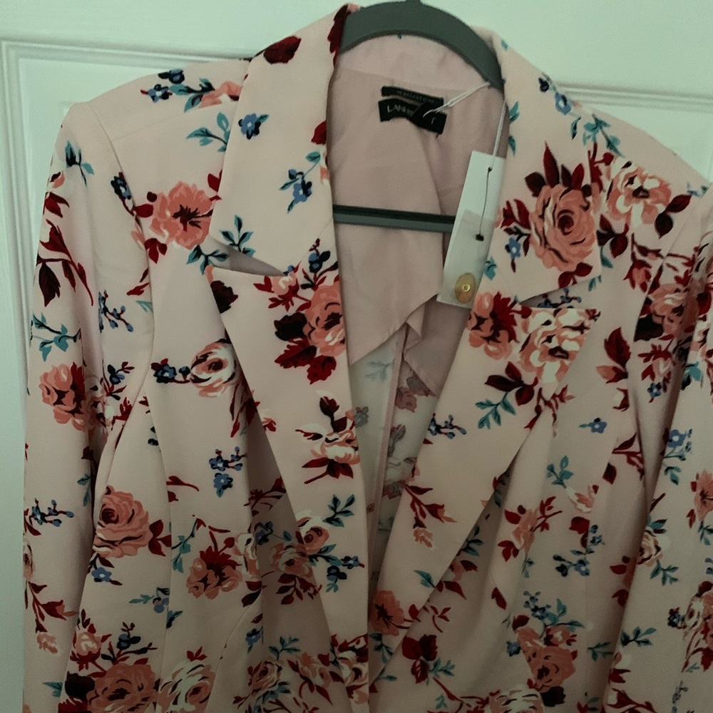 BNWT Pretty Pink Floral Blazer